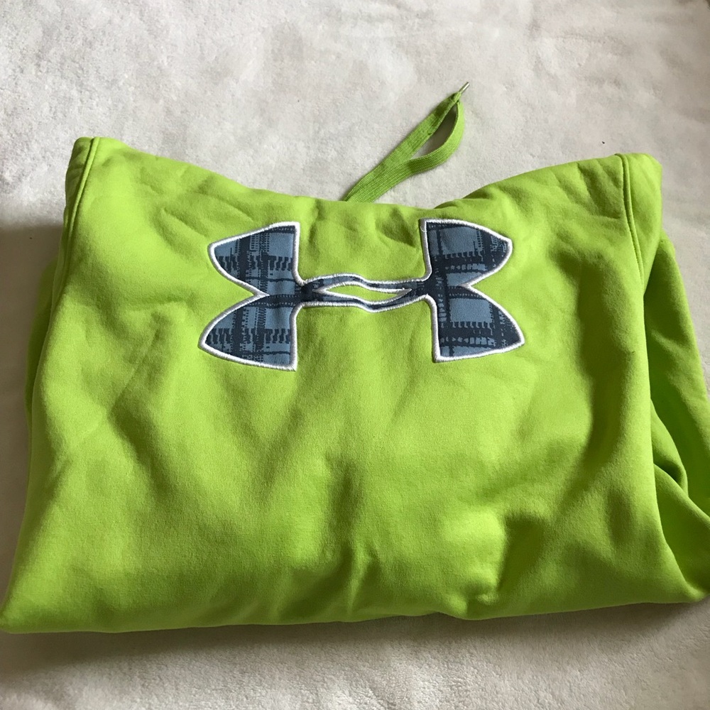 Green Under Armour sweatshirt